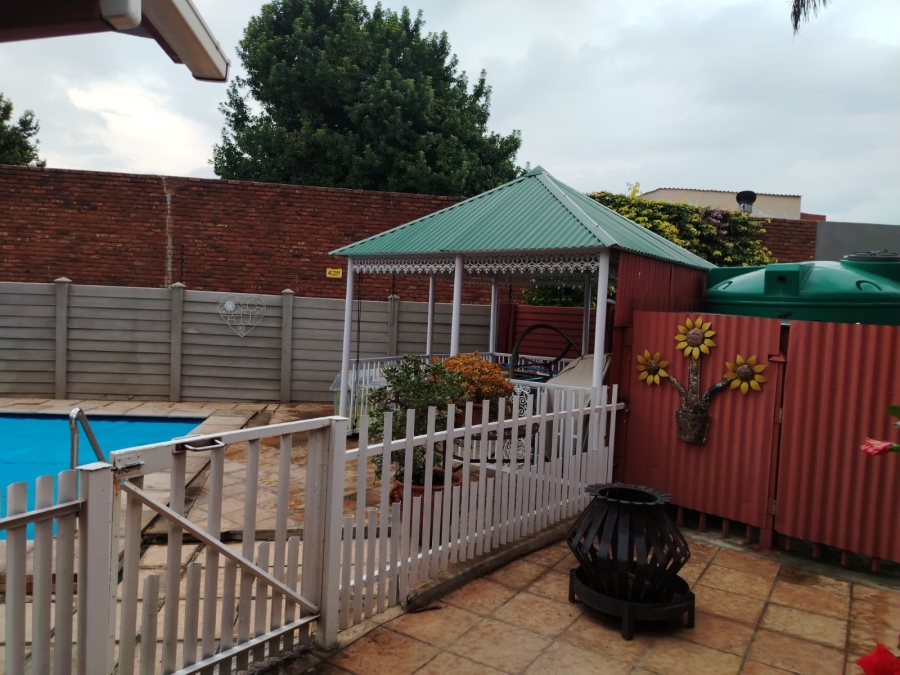 4 Bedroom Property for Sale in Bodorp North West